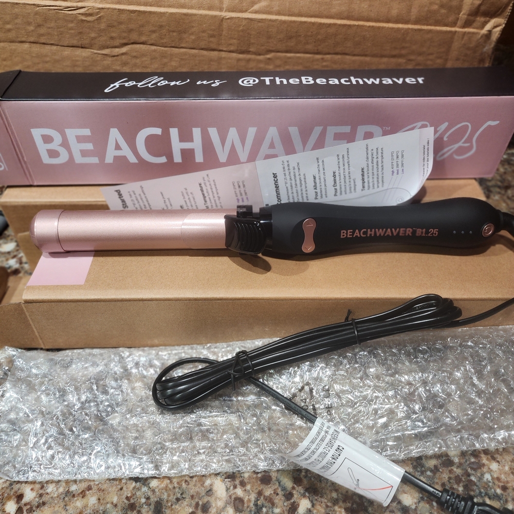 The Beachwaver Co. Rose and Black Rotating Curling Iron
